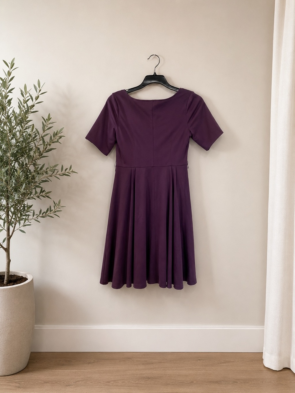 Purple Fit & Flare Dress Size 6 Pre-Owned - Picture 4 of 5